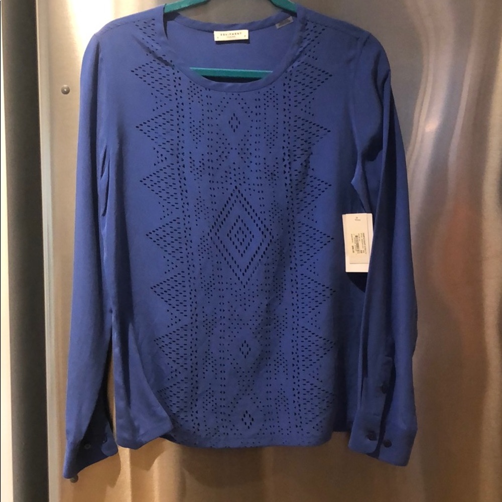 Equipment perforated long sleeved blouse